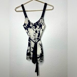 Hale Bob blouse silk beaded sz small black white belted style 8tca2458